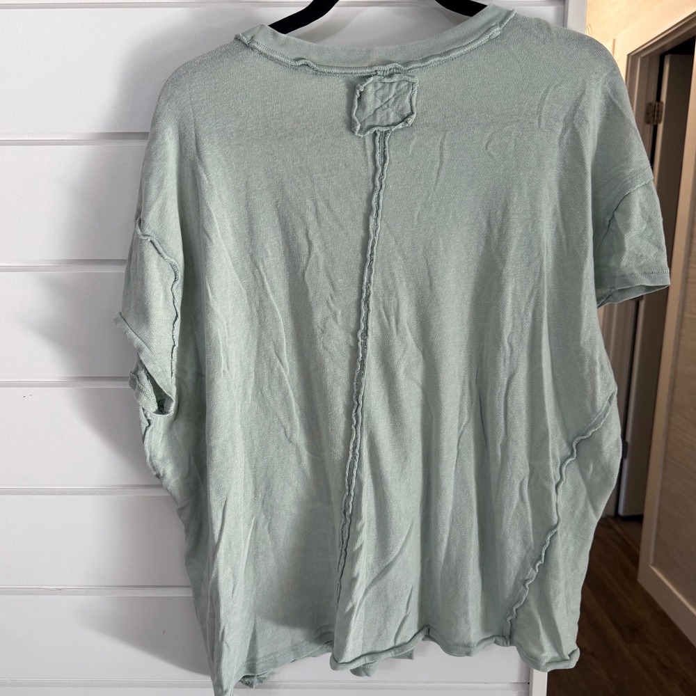 Free People We The Free Sage Green Keyhole Cutout Raw Seam Cotton T-Shirt Medium - Picture 3 of 4